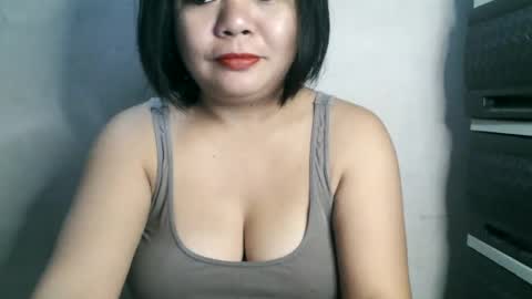 Snapshot of crystal_april chatting on February 6, 2025, 12:37 pm Crys online show from February 6, 2025, 12:37 pm