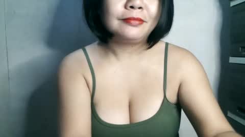 Snapshot of crystal_april chatting on February 8, 2025, 11:33 am Crys online show from February 8, 2025, 11:33 am