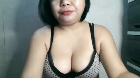 Snapshot of crystal_april chatting on February 9, 2025, 5:08 am Crys online show from February 9, 2025, 5:08 am