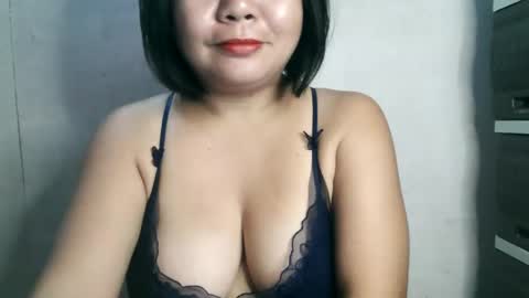 Snapshot of crystal_april chatting on February 12, 2025, 1:19 am Crys online show from February 12, 2025, 1:19 am