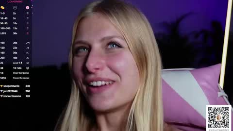 Crystal online show from April 16, 2026, 9:39 pm