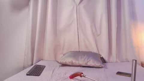 Snapshot of crystal_gilton chatting on July 1, 2026, 7:13 pm crystal_gilton online show from July 1, 2026, 7:13 pm