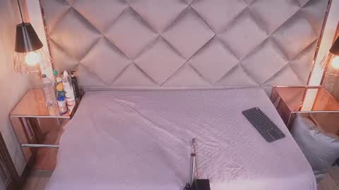 Snapshot of crystal_gilton chatting on July 13, 2026, 7:05 pm crystal_gilton online show from July 13, 2026, 7:05 pm