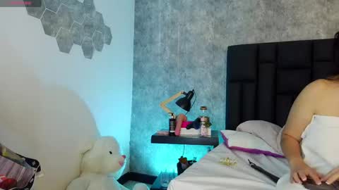 Snapshot of crystalboow chatting on May 31, 2026, 10:55 pm Crystal online show from May 31, 2026, 10:55 pm