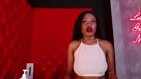 Crystal online show from November 15, 2025, 10:48 pm