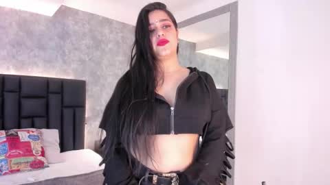 Crystal online show from September 29, 2025, 3:39 pm