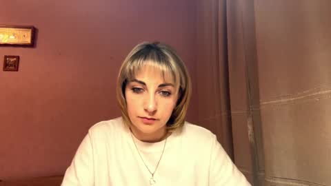 Snapshot of crystalfever_ chatting on May 7, 2026, 7:08 pm Mary online show from May 7, 2026, 7:08 pm