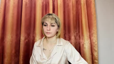 Snapshot of crystalfever_ chatting on May 16, 2026, 7:34 pm Mary online show from May 16, 2026, 7:34 pm