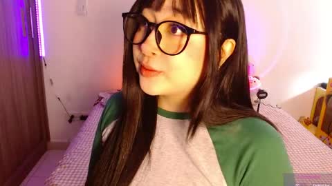 Olivia  online show from April 3, 2026, 12:25 pm