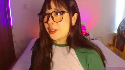 Snapshot of crystalitesq chatting on June 23, 2026, 1:42 pm Olivia online show from June 23, 2026, 1:42 pm