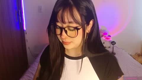Snapshot of crystalitesq chatting on July 14, 2026, 1:28 pm Olivia online show from July 14, 2026, 1:28 pm