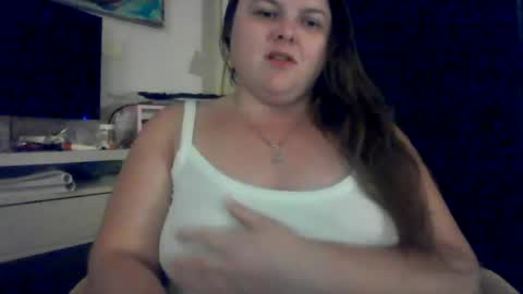 Snapshot of crystalizzzee chatting on June 18, 2026, 2:23 am Herekittykitty69 online show from June 18, 2026, 2:23 am