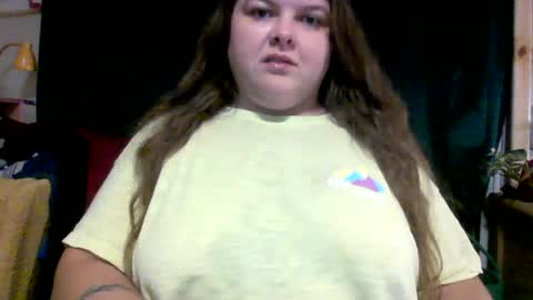 Snapshot of crystalizzzee chatting on July 25, 2026, 1:47 am Herekittykitty69 online show from July 25, 2026, 1:47 am