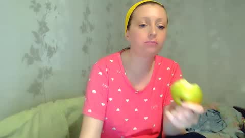 Snapshot of crystallangel chatting on March 19, 2026, 5:06 pm CrystallAngel online show from March 19, 2026, 5:06 pm