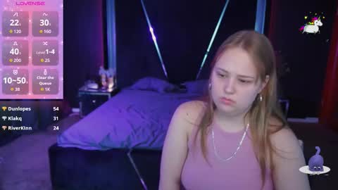 crystallpaws_ online show from September 23, 2025, 1:52 am