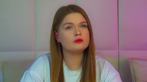 Crystal online show from March 17, 2026, 7:06 pm