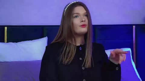 Crystal online show from March 19, 2026, 6:28 am