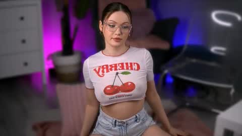 CrystalMo0n online show from March 27, 2026, 12:16 pm