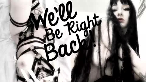 Sasha    Make me moan with patterns   good music here  online show from November 3, 2025, 10:16 am