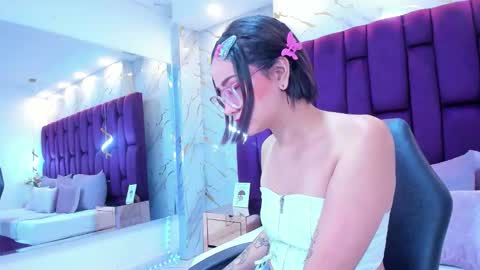 Crystal online show from February 19, 2026, 9:00 pm