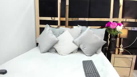 Crystal online show from July 12, 2026, 7:27 pm