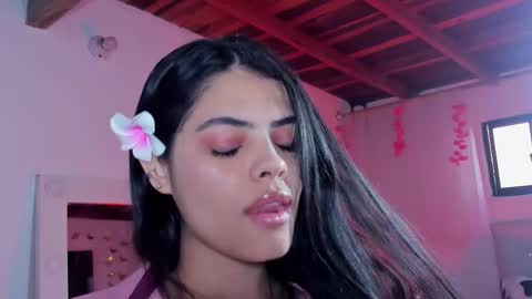Snapshot of crystalvans chatting on October 15, 2025, 12:05 pm Cristal online show from October 15, 2025, 12:05 pm