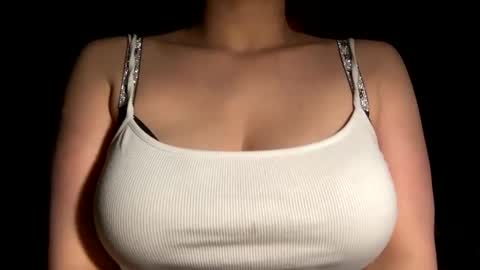 crystalyn777 online show from April 13, 2026, 4:40 am