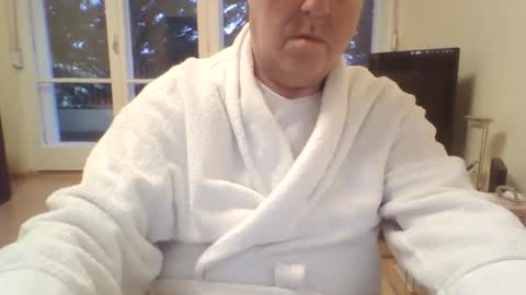 csikar1 online show from November 14, 2025, 6:45 am