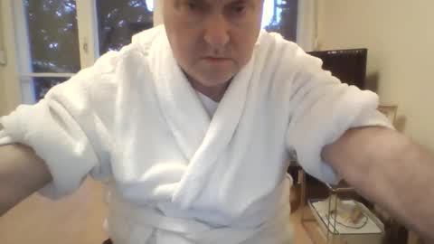 csikar1 online show from November 24, 2025, 6:24 am