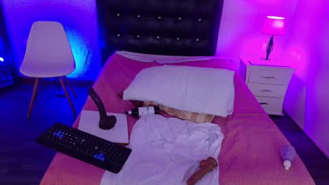 cuckoldlover69_ online show from January 30, 2025, 9:47 am