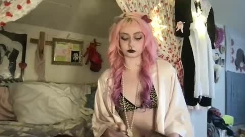 juliet online show from February 18, 2025, 10:47 pm