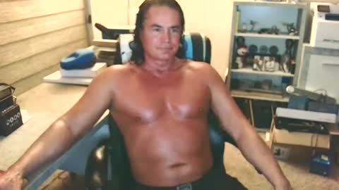 Snapshot of cucuforcocopuffs chatting on June 18, 2026, 4:46 am Yup... kinda old but Stop in and say hello online show from June 18, 2026, 4:46 am