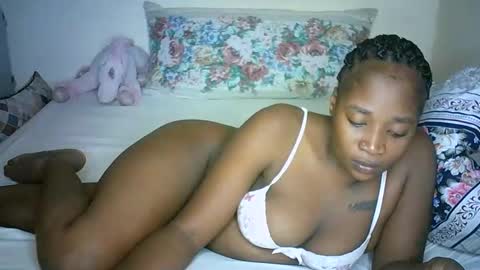 cuddlecanvas5 online show from February 11, 2025, 7:02 am