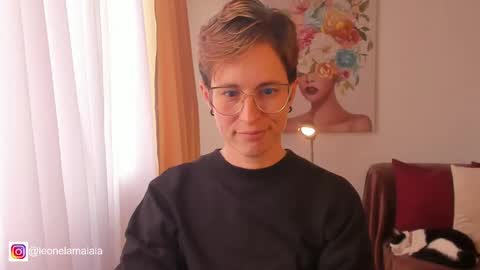 Leonela online show from March 10, 2025, 10:55 pm