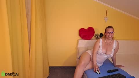 Snapshot of cuddlings chatting on May 4, 2026, 3:30 pm Mimiher 43 Asahim 32 online show from May 4, 2026, 3:30 pm