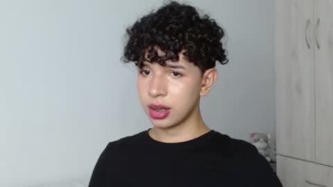 Cuddly online show from February 21, 2025, 4:37 pm