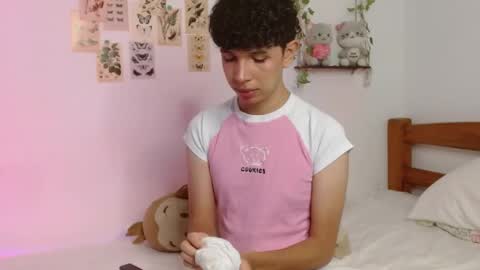 Snapshot of cuddly_twinkie chatting on May 24, 2026, 7:46 am Cuddly online show from May 24, 2026, 7:46 am
