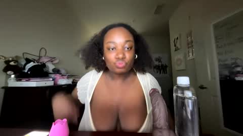 Snapshot of cum4maxsgirl chatting on May 10, 2026, 10:37 pm cutiecamgirl 3 online show from May 10, 2026, 10:37 pm