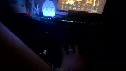 im KIM new girl to spoil online show from February 2, 2025, 2:02 pm