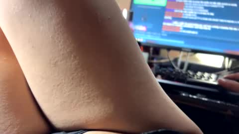 im KIM new girl to spoil online show from February 15, 2025, 11:50 am