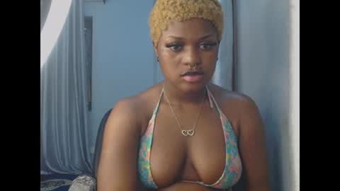 Snapshot of cum_ebony_petitxx chatting on June 22, 2026, 7:05 am cath online show from June 22, 2026, 7:05 am