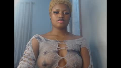 Snapshot of cum_ebony_petitxx chatting on June 29, 2026, 7:36 am cath online show from June 29, 2026, 7:36 am