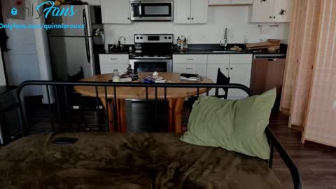 Quinn online show from October 15, 2025, 5:35 pm