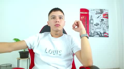 cumandres online show from November 18, 2025, 2:43 pm