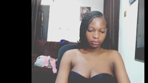 cumebony_petit online show from April 11, 2026, 7:56 am