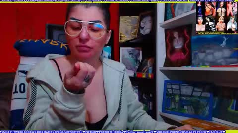 cuminmenowbby online show from April 7, 2026, 6:08 pm