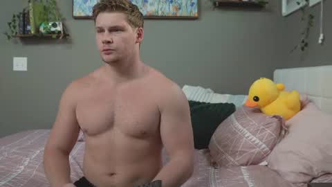 Snapshot of cumplaycouple chatting on July 30, 2026, 9:47 pm Marie and Tom online show from July 30, 2026, 9:47 pm