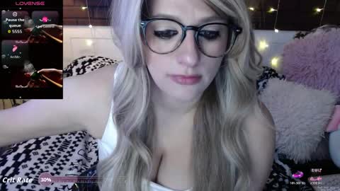 Kasey online show from April 20, 2026, 2:31 pm