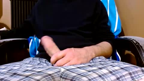 cumshard35 online show from April 19, 2026, 8:33 pm