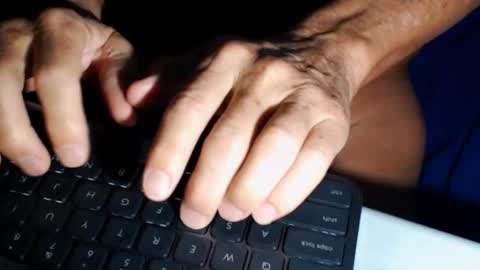 chattrbatr online show from February 9, 2025, 1:44 am